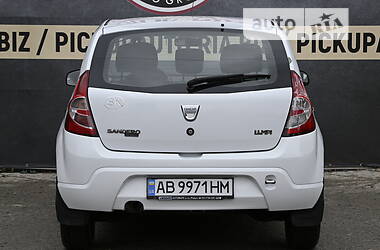 Хэтчбек Dacia Sandero 2009 в Бердичеве