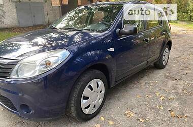 Хэтчбек Dacia Sandero 2010 в Сумах