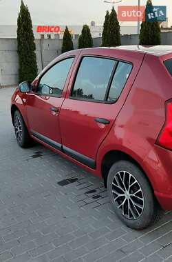 Хэтчбек Dacia Sandero 2011 в Запорожье