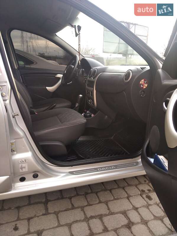 Хэтчбек Dacia Sandero 2010 в Львове