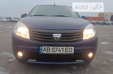 Хэтчбек Dacia Sandero 2009 в Виннице