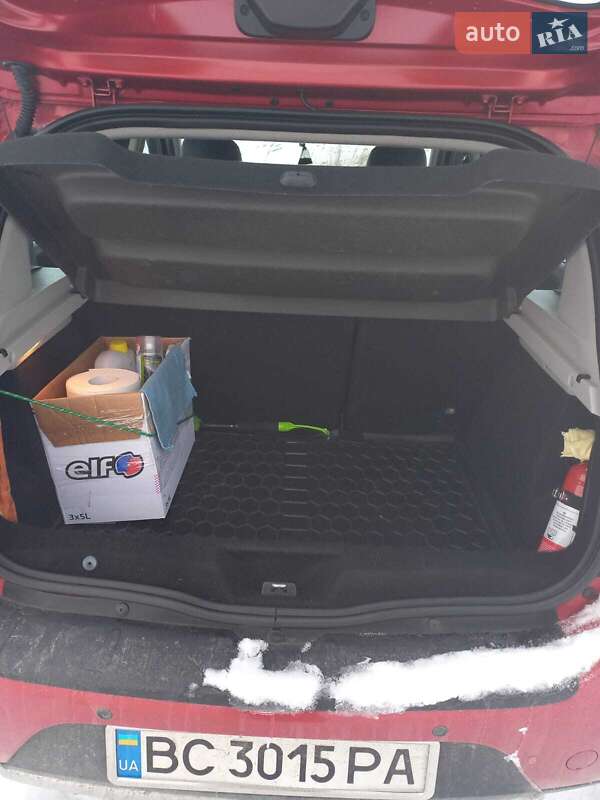 Хетчбек Dacia Sandero 2013 в Львові