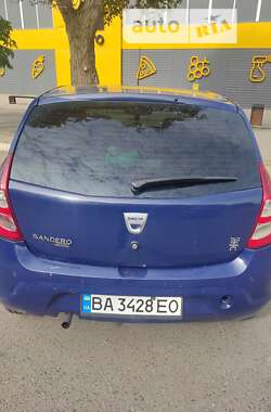 Хэтчбек Dacia Sandero 2009 в 