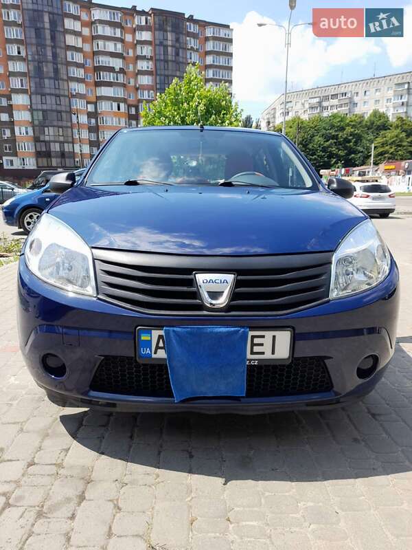 Хэтчбек Dacia Sandero 2009 в Житомире