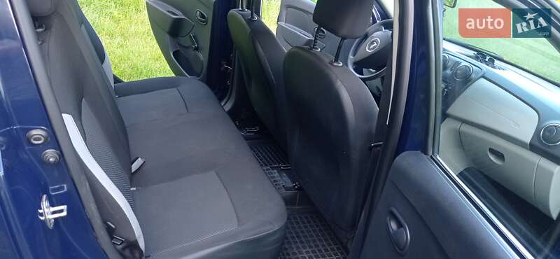 Хэтчбек Dacia Sandero 2013 в Луцке