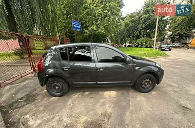 Хэтчбек Dacia Sandero 2010 в Львове