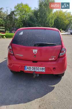 Хэтчбек Dacia Sandero 2009 в Виннице