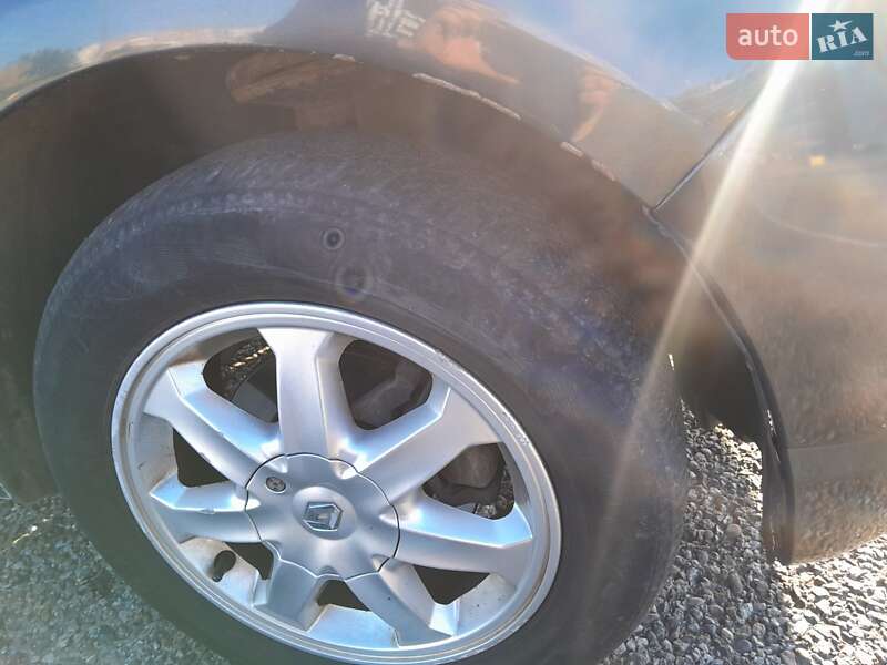 Хетчбек Dacia Sandero 2013 в Чернівцях фото 29 Хетчбек Dacia Sandero 2013 в Чернівцях