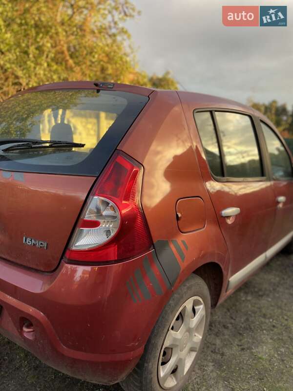 Хетчбек Dacia Sandero 2008 в Львові