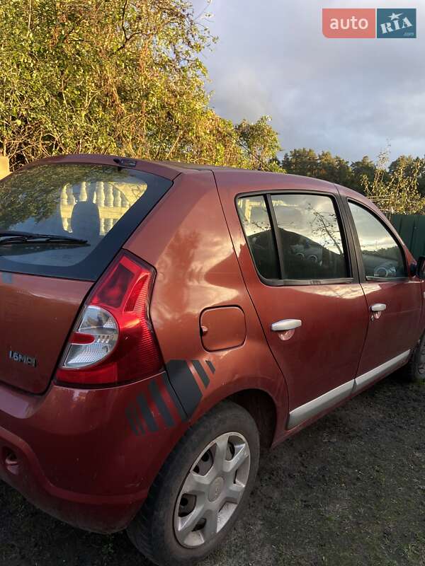 Хетчбек Dacia Sandero 2008 в Львові