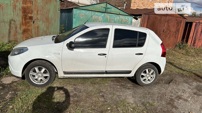 Хэтчбек Dacia Sandero 2009 в Сумах