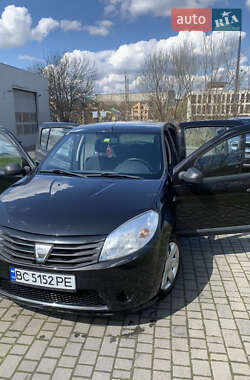 Хэтчбек Dacia Sandero 2010 в Львове