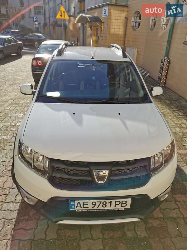 Хетчбек Dacia Sandero 2013 в Дніпрі