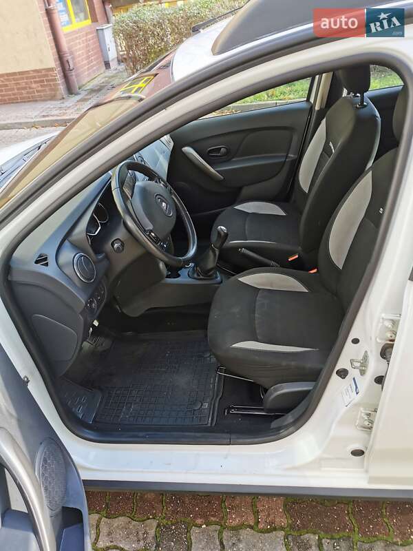 Хетчбек Dacia Sandero 2013 в Дніпрі