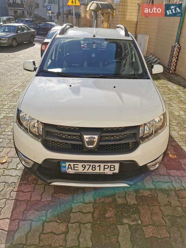 Хетчбек Dacia Sandero 2013 в Дніпрі