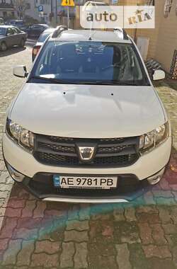 Хэтчбек Dacia Sandero 2013 в Днепре