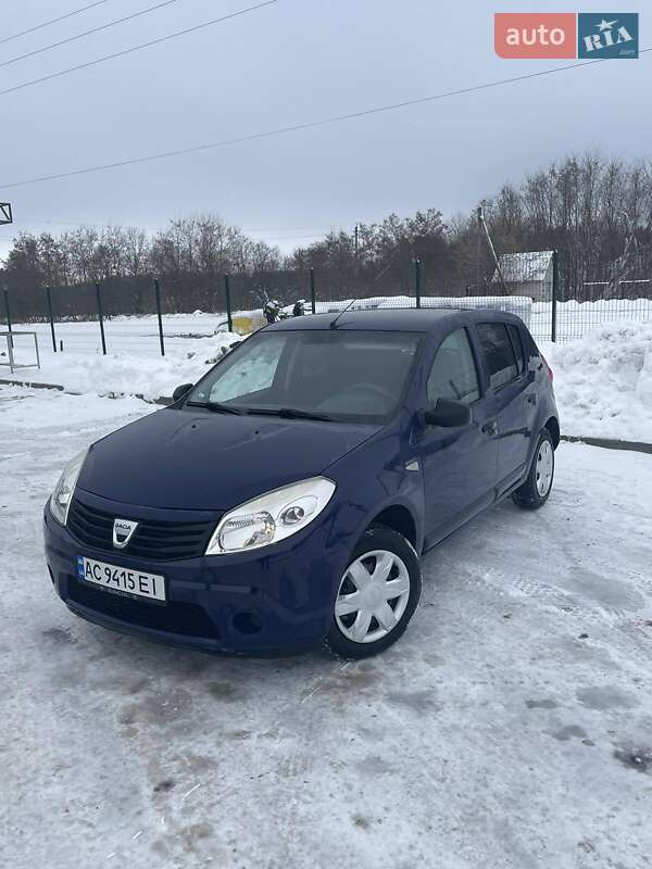 Хетчбек Dacia Sandero 2009 в Луцьку