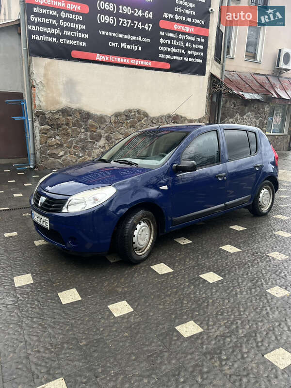 Хетчбек Dacia Sandero 2009 в Міжгір'ї