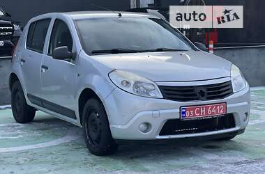 Хетчбек Dacia Sandero 2010 в Луцьку