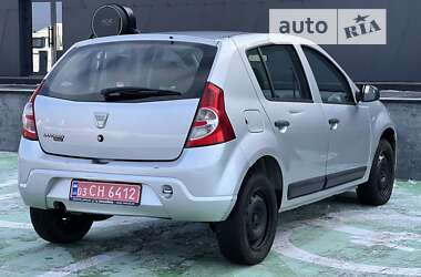 Хетчбек Dacia Sandero 2010 в Луцьку