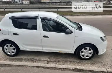 Dacia Sandero 2015