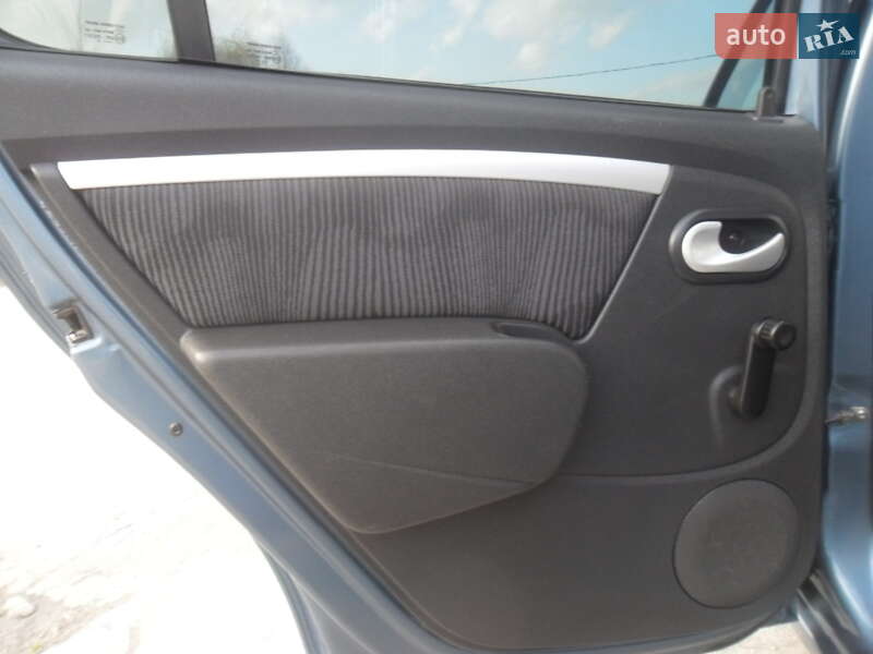 Хэтчбек Dacia Sandero 2009 в Звягеле