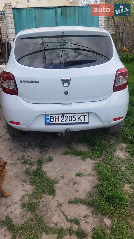 Хэтчбек Dacia Sandero 2013 в Одессе