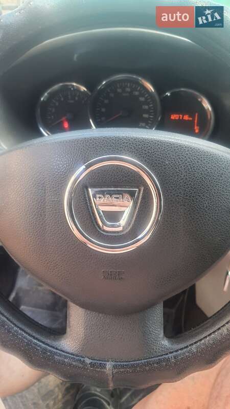 Хэтчбек Dacia Sandero 2013 в Одессе
