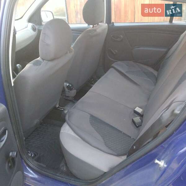 Хетчбек Dacia Sandero 2009 в Золочеві