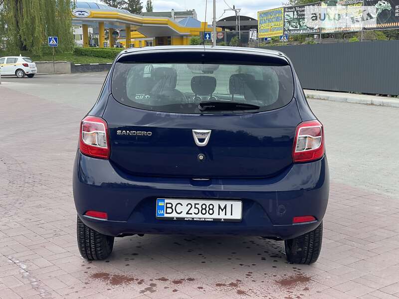Хэтчбек Dacia Sandero 2013 в Ровно