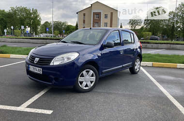 Хетчбек Dacia Sandero 2008 в Києві