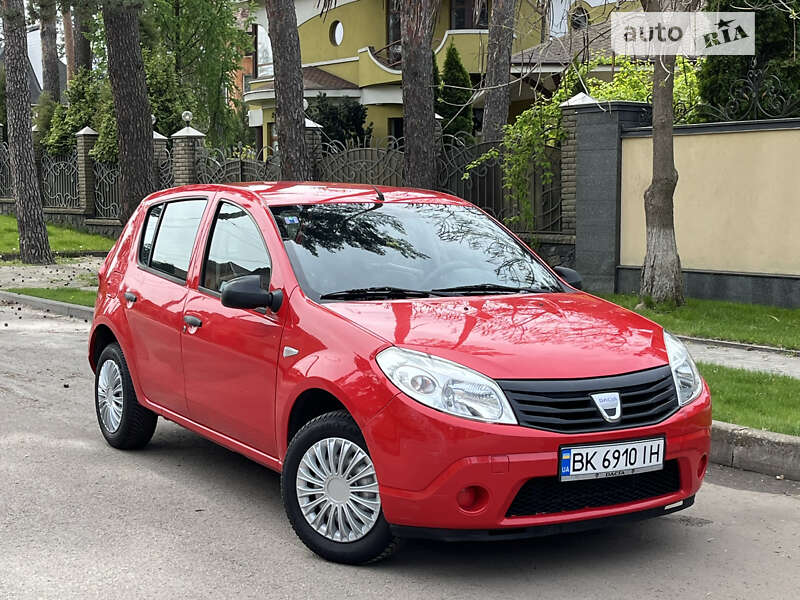 Хетчбек Dacia Sandero 2011 в Черкасах