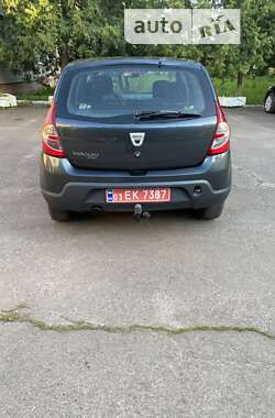 Хетчбек Dacia Sandero 2009 в Ніжині