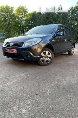 Хетчбек Dacia Sandero 2009 в Ніжині