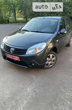 Хетчбек Dacia Sandero 2009 в Ніжині