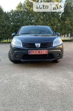 Хетчбек Dacia Sandero 2009 в Ніжині