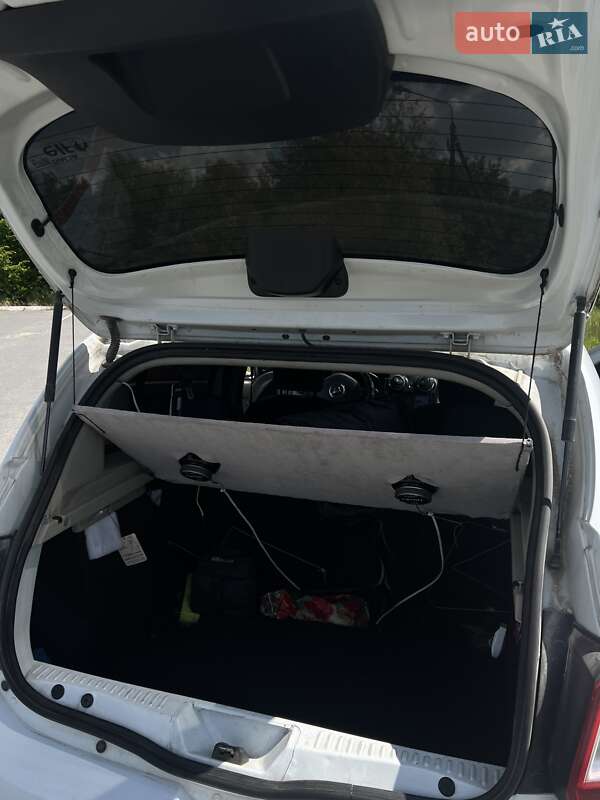 Хэтчбек Dacia Sandero 2013 в Звягеле фото 11 Хэтчбек Dacia Sandero 2013 в Звягеле