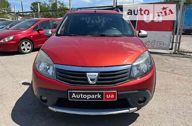 Хэтчбек Dacia Sandero 2010 в Запорожье