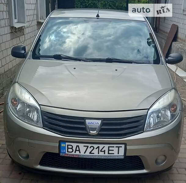 Хетчбек Dacia Sandero 2010 в Знам'янці