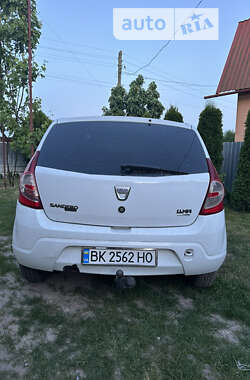 Хэтчбек Dacia Sandero 2009 в Радивилове