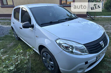 Хэтчбек Dacia Sandero 2009 в Радивилове