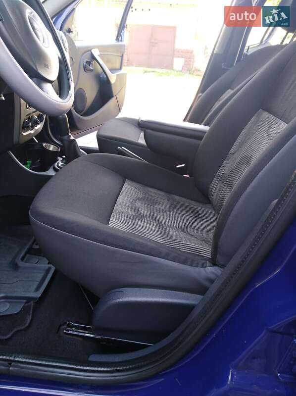 Хетчбек Dacia Sandero 2009 в Жидачові