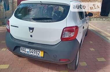 Хэтчбек Dacia Sandero 2014 в Сокале