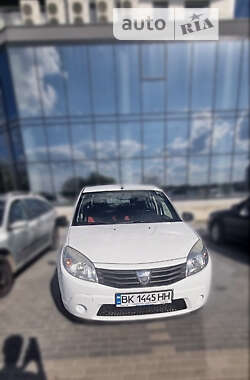 Хэтчбек Dacia Sandero 2012 в Ровно
