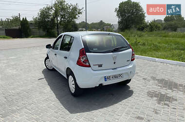 Хэтчбек Dacia Sandero 2009 в Днепре