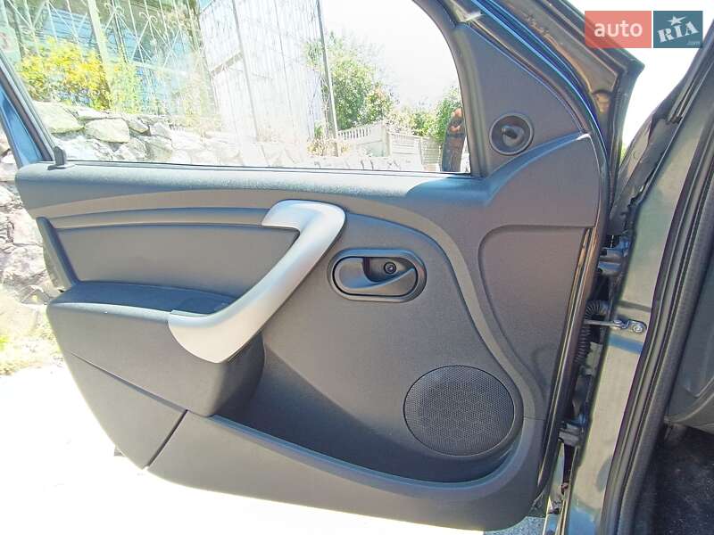 Хетчбек Dacia Sandero 2009 в Хоролі