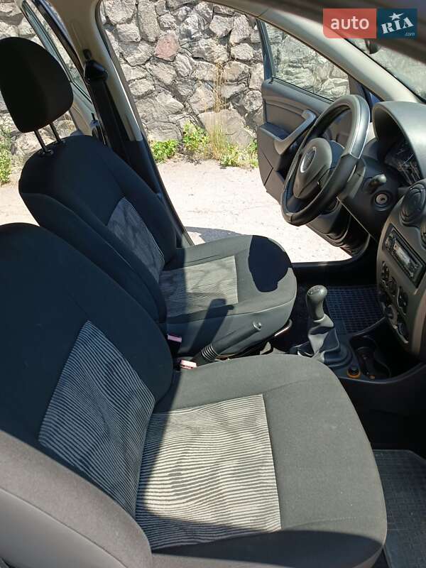 Хетчбек Dacia Sandero 2009 в Хоролі