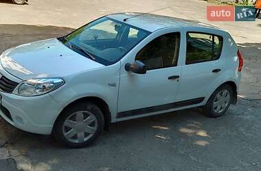 Хетчбек Dacia Sandero 2011 в Лозовій