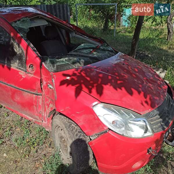 Хэтчбек Dacia Sandero 2010 в Краснокутске