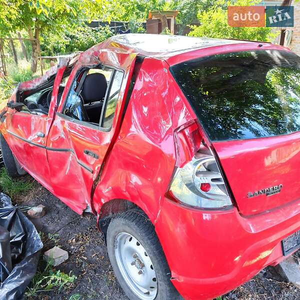 Хэтчбек Dacia Sandero 2010 в Краснокутске